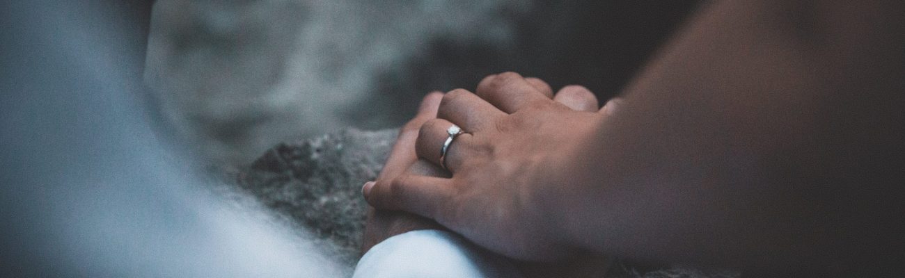 wedding-rings-couples-hands wedding-rings-couples-hands